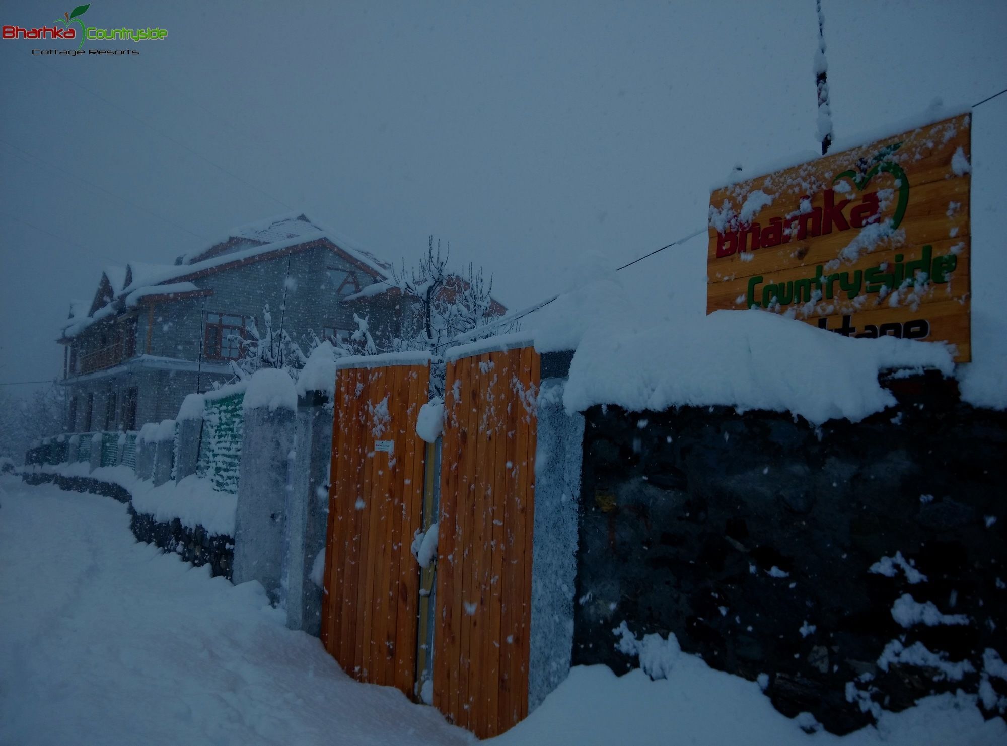 Bharhka Countryside Cottage Resorts - Manali (Himachal Pradesh) — Photos 1